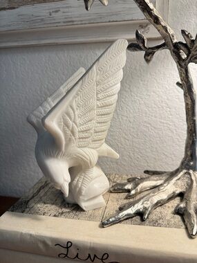 MCM Home Dector Vintage figurines statuette handmade white marble stone eagle